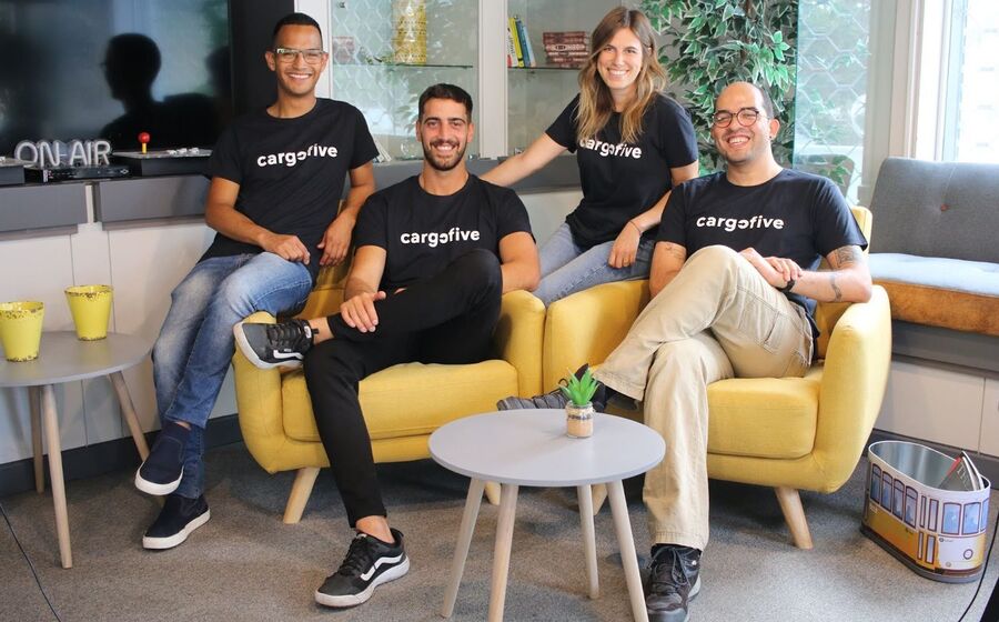 Cargo.one compra Cargofive, plataforma de cotação de fretes marítimos.