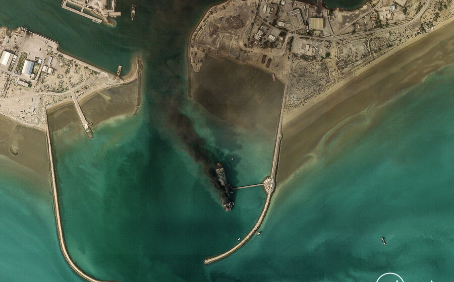Petroleiros estão a evitar o estreito de Ormuz.