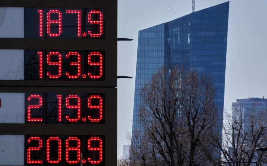 Bancos centrais, organizações, governos e gestores têm mostrado preocupações com os preços da energia.