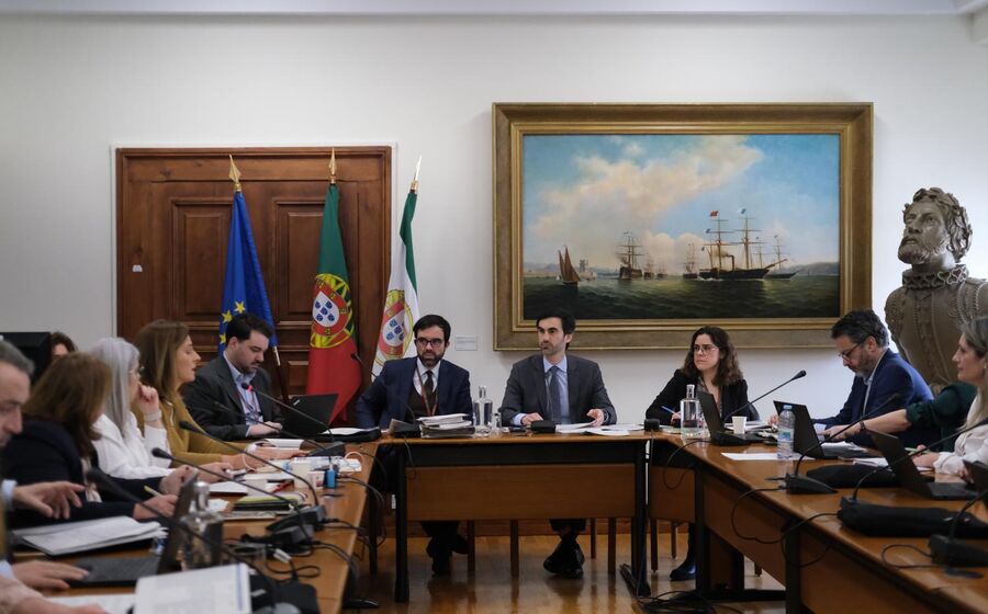 As propostas deverão ser votadas na especialidade na próxima quarta-feira.