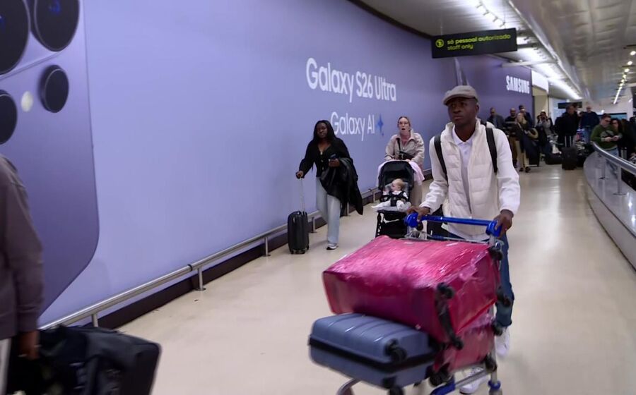 Passageiros chegam do Dubai e Médio Oriente na sequência do conflito.