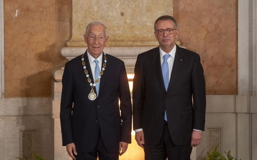 Marcelo Rebelo de Sousa condecora Seguro no Palácio Nacional da Ajuda