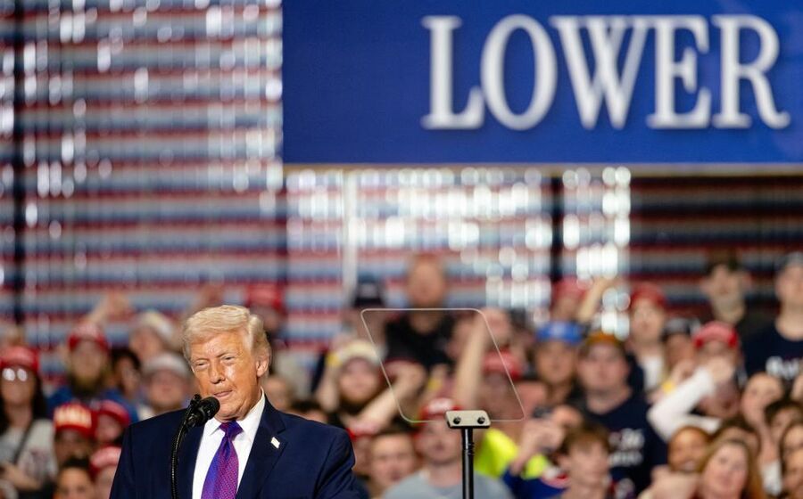 Donald Trump está a avaliar vários mecanismos para travar subidas do petróleo