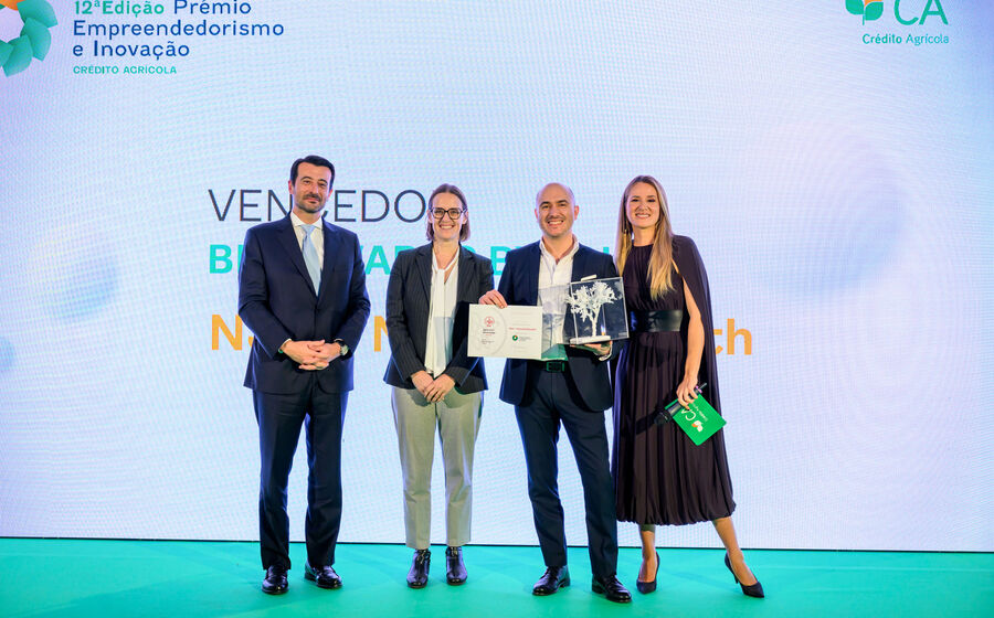 Pedro Costa recebeu a Menção Honrosa Inovação em Parceria e a distinção BfK Awards by ANI, com o projeto NSH – NanoSoilHealth, desenvolvido pela Biofabics em parceria com a RESPILON.