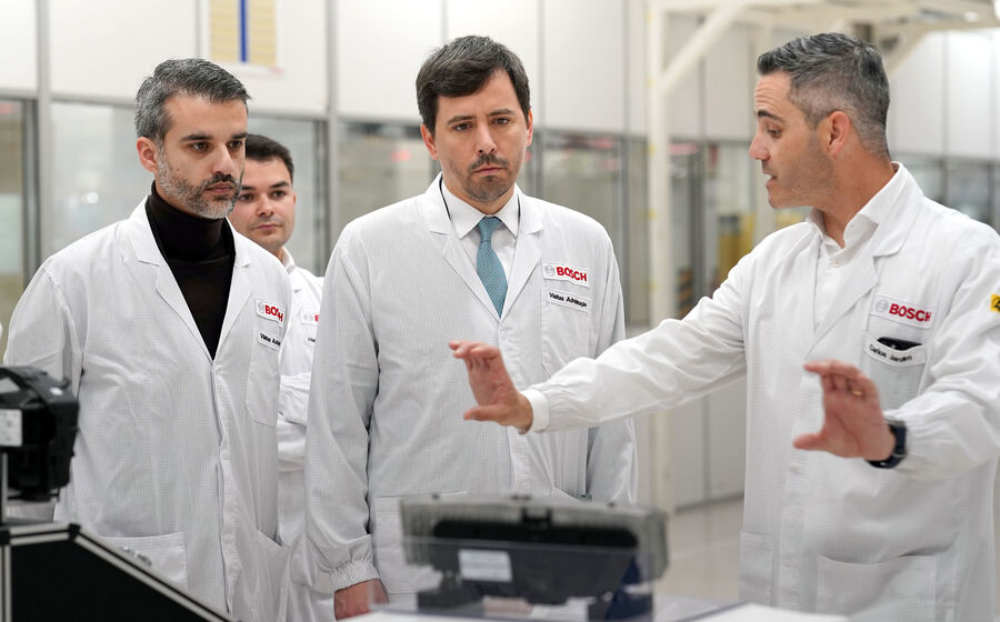 Luís Rodrigues, administador da InvestBraga, João Rodrigues, presidente da Câmara de Braga, e Carlos Jardim, líder da unidade bracarense da Bosch.