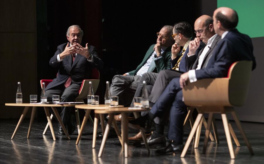 António Costa Silva, Pires de Lima e Siza Vieira no congresso do FAE.