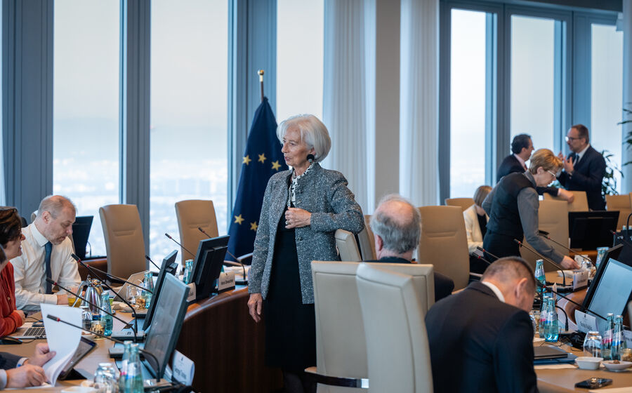 Christine Lagarde, presidente do BCE, deverá dar mais detalhes sobre as perspetivas de impacto da guerra do Irão.