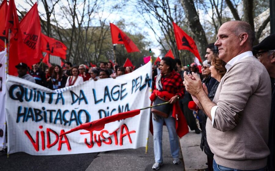 Paulo Raimundo participou no sábado na manifestão 'Casas para viver'