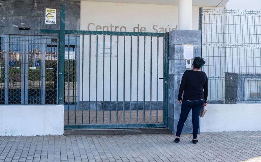 Greve na função pública com adesão a rondar os 80% .