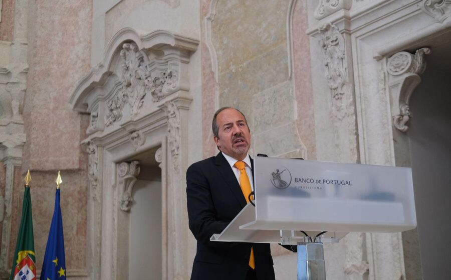 Álvaro Santos Pereira recusou especular sobre novas decisões de política monetária na reunião de abril do BCE. 
