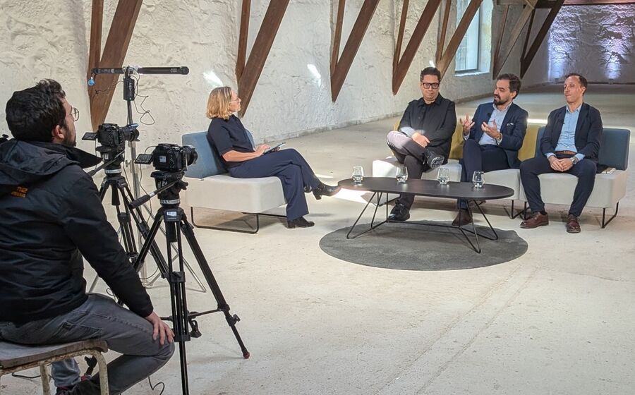 Painel de debate sobre infraestruturas inteligentes e o futuro da construção