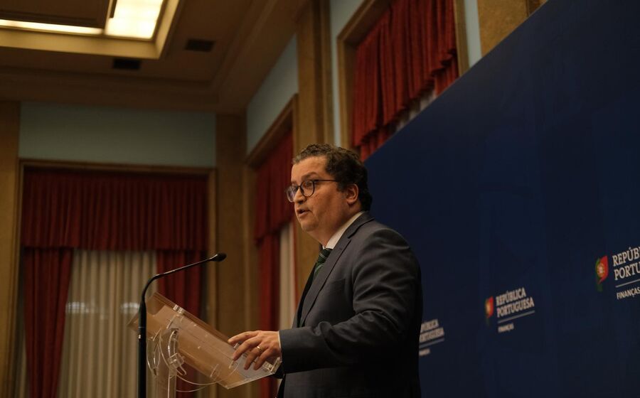 Joaquim Miranda Sarmento, ministro das Finanças, consegue um excedente acima do esperado em 2025.