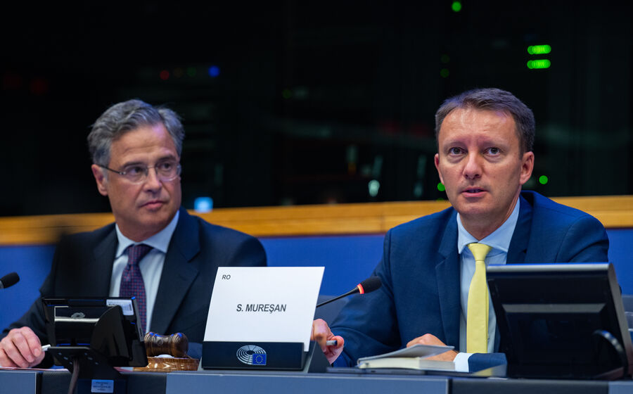 Delegação do Parlamento Europeu que vai avaliar PRR no terreno é chefiada por Siegfried Mureşan.