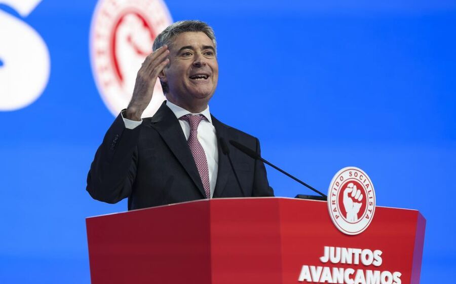 José Luís Carneiro levou as propostas ao Congresso do PS   