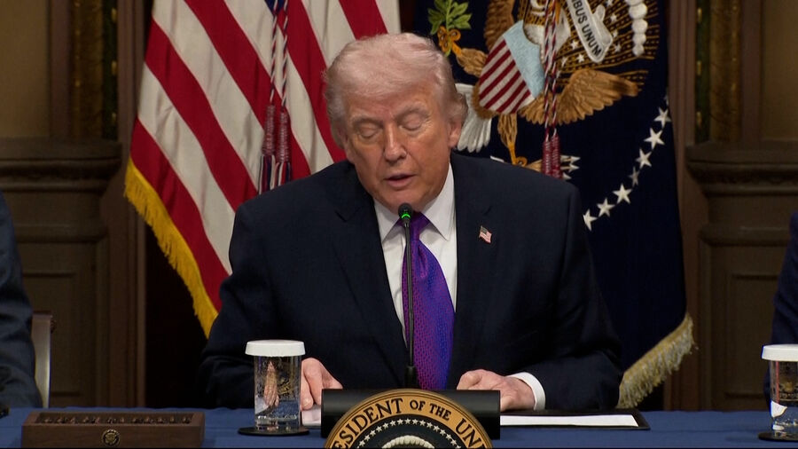 Trump dá nota 15 em 10 à prestação dos EUA na guerra com o Irão 