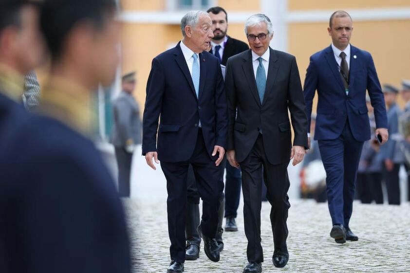 Marcelo Rebelo de Sousa à chegada à Assembleia da República para a tomada de posse de Seguro.