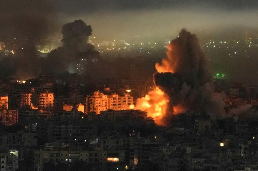Ataques israelitas no Líbano provocam destruição