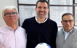 Orlando Faria e Rogério Moreira com Matheus Diogo Fagundes, presidente da Audaces (ao centro, na foto).