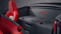 Interior do Porsche 911 GT3 exibe luxo e design marcantes