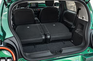 Bagageira do Renault Twingo E-Tech: espaço citadino para Ibiza.
