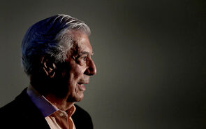 Mario Vargas Llosa analisa obra de Pérez Galdós numa aula de literatura