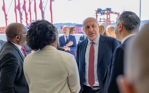 Robert Yildirim, CEO da Yilport Holding, lamenta a burocracia pesada e os impostos elevados em Portugal.