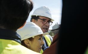 Castro Almeida diz que, nesta fase, apenas pode pedir às câmaras que cumpram os prazos do PRR.