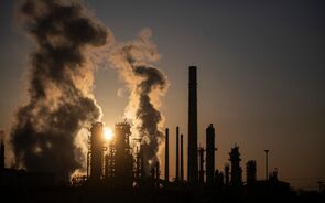 O petróleo está em queda, mas a incerteza continua em alta