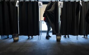 Líder da oposição 'otimista, mas cauteloso' após participação recorde em eleições na Hungria