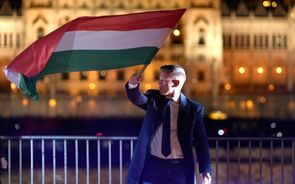 'Desmantelámos o sistema Orban'. Novo primeiro-ministro promete “libertar” a Hungria