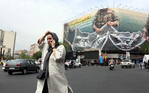 Bloqueio de Ormuz pelos EUA começa esta segunda-feira. Só abrange passagem por portos iranianos