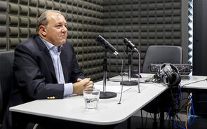 Leonardo Mathias defende a devolução de plástico e latas em máquinas