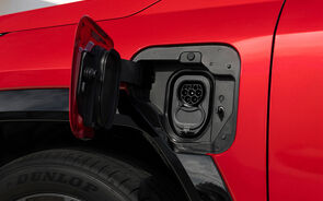 Governo vai lançar um novo programa de 20 milhões para apoiar a compra de automóveis elétricos.