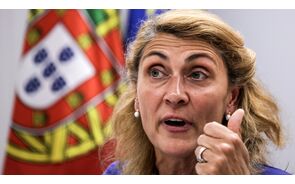 Nazaré Costa Cabral respondeu às críticas do ministro das Finanças.