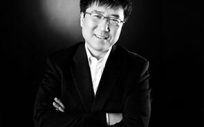 Ha-Joon Chang é um economista de esquerda, mas moderado. 