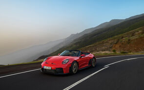 Porsche 911 GT3 exibe design e prazer de condução