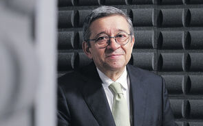 Retrato de António Mexia com fato e gravata