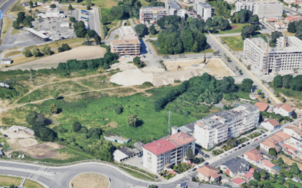 É nestes terrenos, localizados na Quinta da Pícua, em Águas Santas, na Maia, que a Vizta vai construir o Pleno, que terá 380 apartamentos.