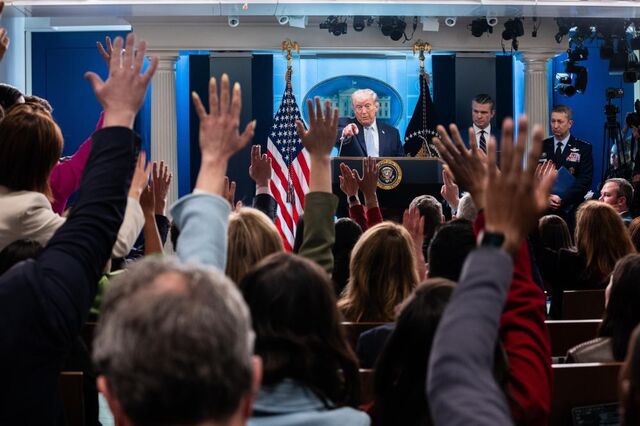 Trump ameaça destruir Irão 'numa só noite'. Exército israelita avisa iranianos para não viajarem hoje de comboio