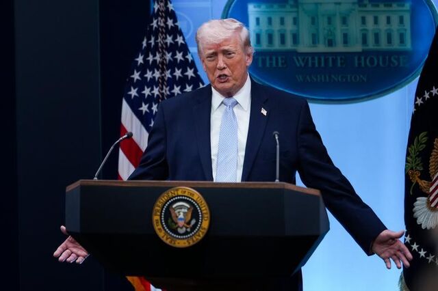 Trump diz que Papa não compreende o que está a acontecer no Irão