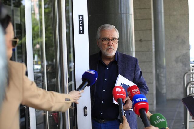 Líderes das confederações patronais faltam à reunião. UGT só avalia acordo com proposta escrita