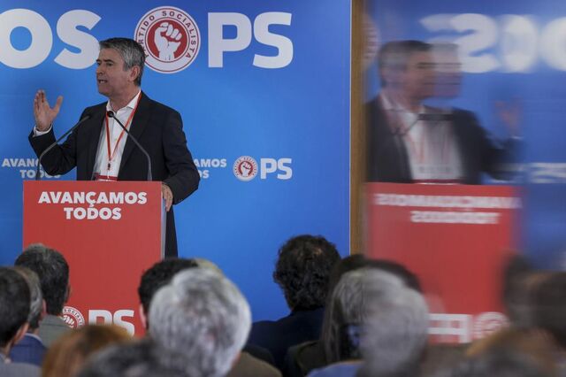 Carneiro diz que sondagens mostram que portugueses 'não confiam no Governo'