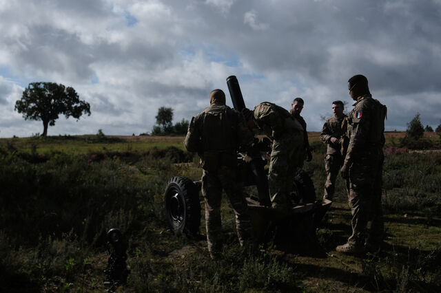 Guerra tira munições às empresas de defesa em bolsa. Setor viveu pior mês em cinco anos