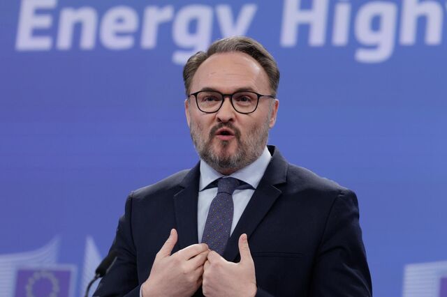 Encerrar edifícios públicos, criar bilhetes sazonais e vouchers energéticos. As medidas de Bruxelas