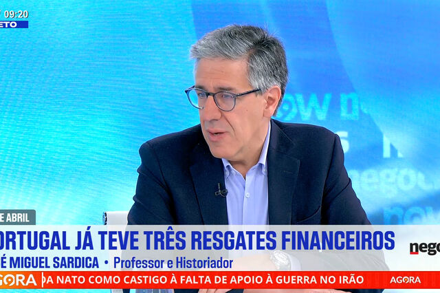 Choque petrolífero de 1973 fez parte do 'empurrão final para a revolução'