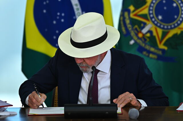 Lula promulga acordo Mercosul-UE e diz que tratado foi firmado 'a ferro, suor e sangue'