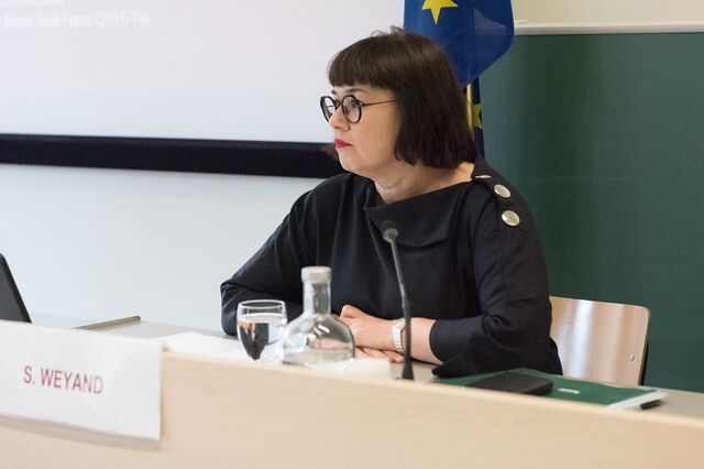 Diretora-geral do comércio da UE demite-se após desacordo sobre entendimento com Trump