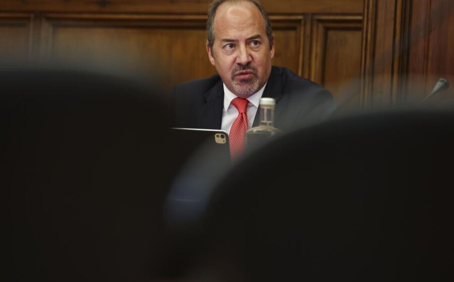 O governador do Banco de Portugal defendeu qualidade das previsões económicas da instituição.