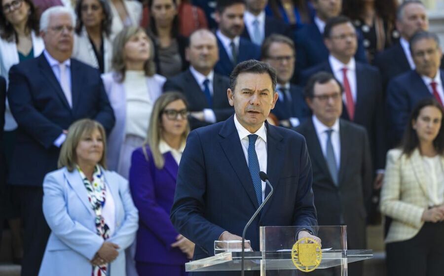 O primeiro-ministro, Luís Montenegro, durante uma declaração na cerimónia para assinalar os dois anos da sua primeira tomada de posse.