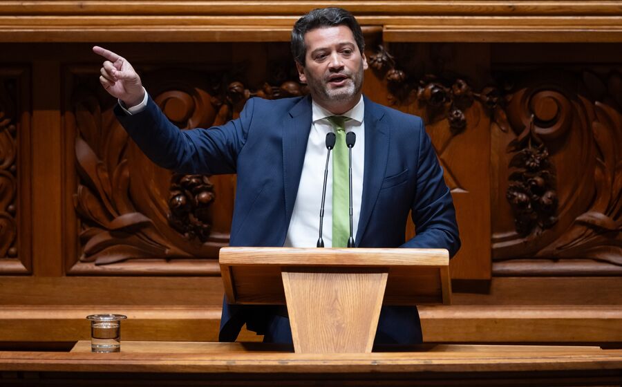 Com o chumbo de um acordo em concertação social, a reforma laboral ficou dependente da André Ventura.